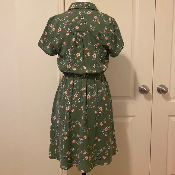 Floral Dress, Monteau - Picture 2 of 3